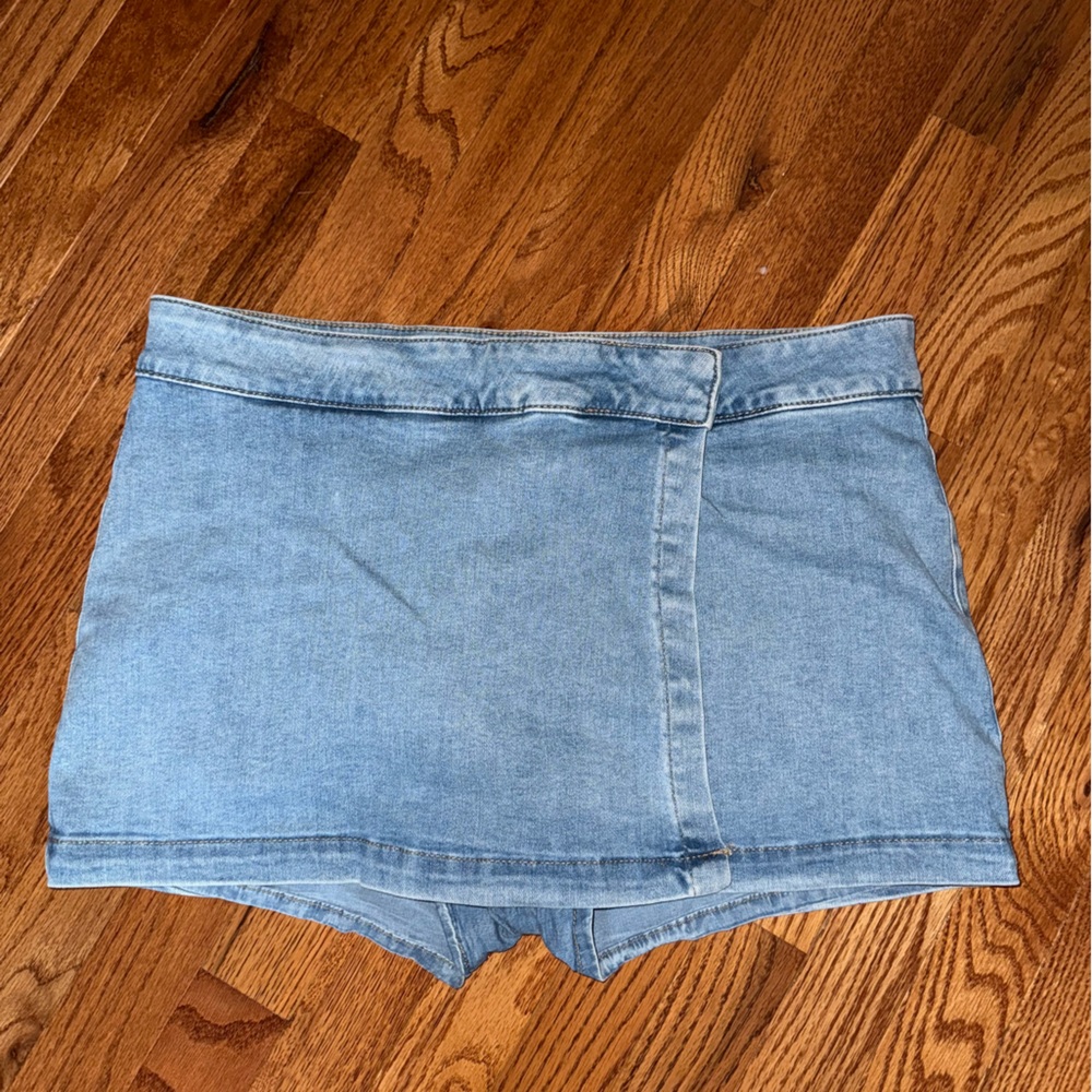 Garage Denim Light Blue Wrap Skort Size Large